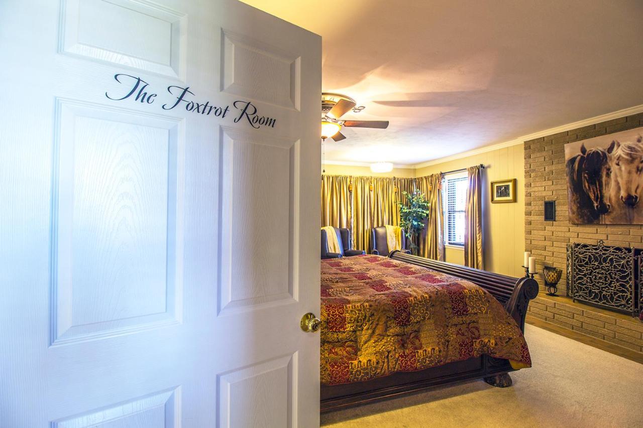 آفا The Foxtrot Inn الغرفة الصورة