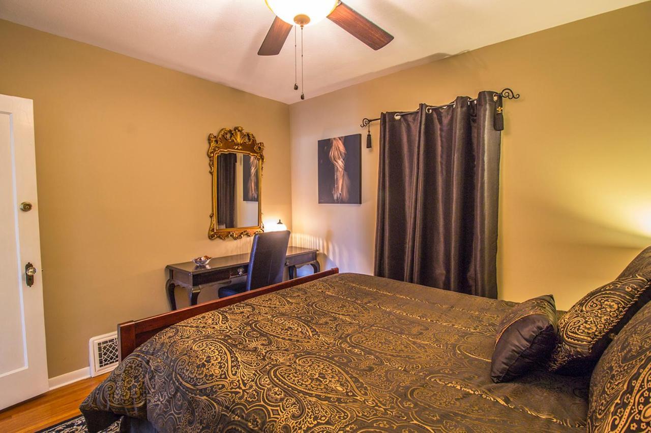 آفا The Foxtrot Inn الغرفة الصورة